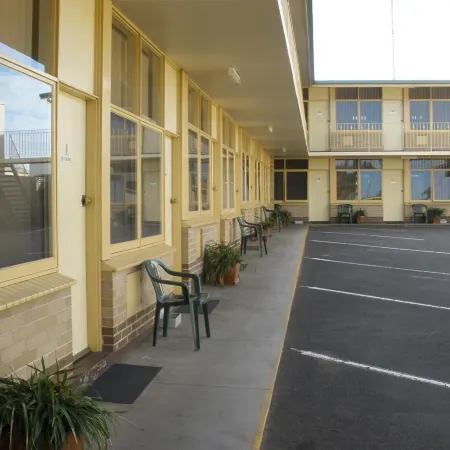 Grand Central Motel