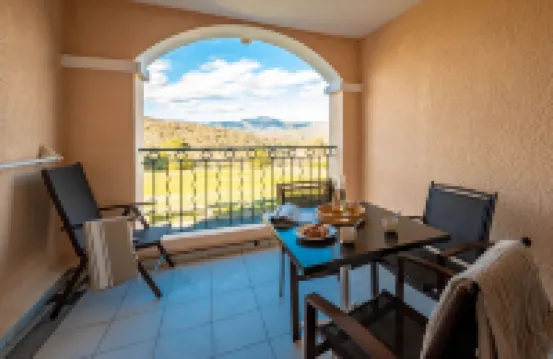 艾斯特雷爾角村皮埃爾假日