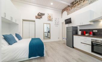 Modern Apartment at Via Carloni by Wonderful Italy