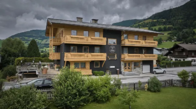 Platzhirsch Rooms - B&B - Self Check-IN Hotels near Kapellenbahn