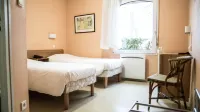 Hôtel du Canal فنادق في Villespy