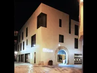 Hotel Raval de la Mar Các khách sạn gần Casa Navas