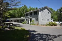 Acadia Pines Motel Hotels in Hancock