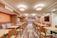波士頓沃本/伯靈頓萬楓飯店