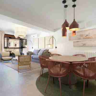 San Francisco Top-Luxury, by Homing U Rooms