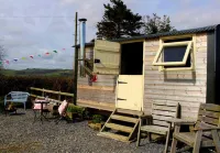 The Shearer's Hut, Sleeps 2, Wood Burner, Fire Pit Hotels in Manordeilo and Salem