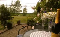 Tollarp - Barn - Sleeps 3 - Pet Friendly - Parking Hotels in Yngsjö