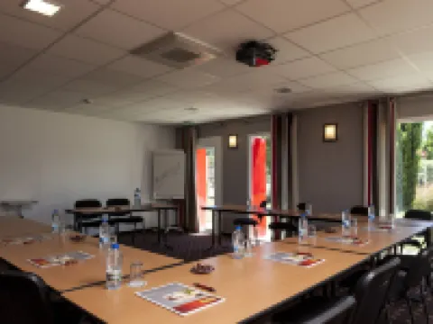 ブリット ホテル コンフォール フォア フォアのホテル