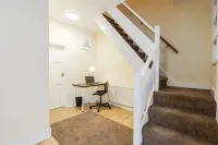 Beautiful 2-Bed House in Quiet Cul-De-Sac