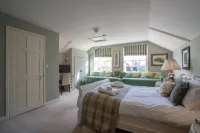 The Bedingfeld Arms Hotels in Denver