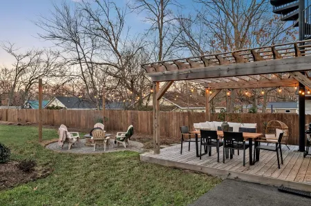 Luxe Stay Near Duke &DT - Rooftop/Firepit/Games