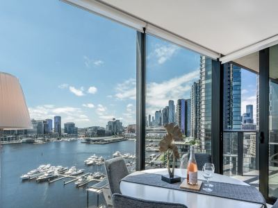 Melbourne Private Apartments - Collins Wharf Waterfront, Docklands