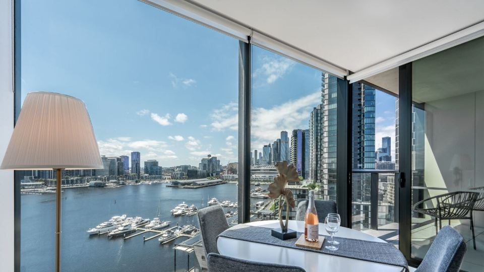 Melbourne Private Apartments - Collins Wharf Waterfront, Docklands