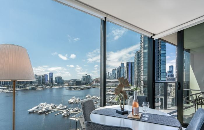Melbourne Private Apartments - Collins Wharf Waterfront, Docklands