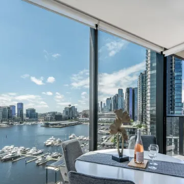 Melbourne Private Apartments - Collins Wharf Waterfront, Docklands Отели в г. Доклендс