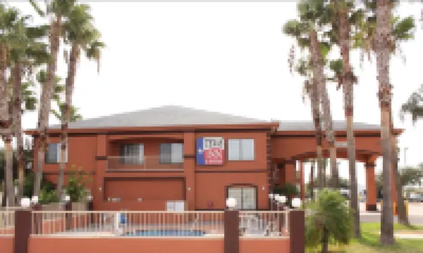 Texas Inn & Suites McAllen at la Plaza Mall and Airport