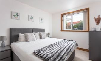 West Sands - Donnini Apartments