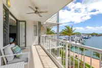 The Boathouse Apartments - Mountain view
