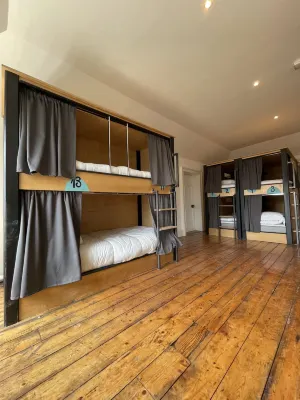 Leevin Hostel George Hotels in 