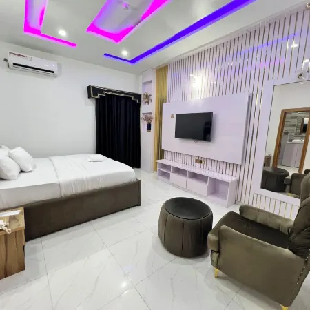 Clique Court Hotel & Suite