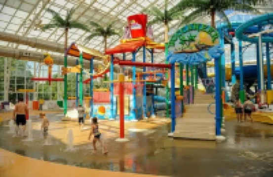 Big Splash Adventure 室內水上樂園暨度假村