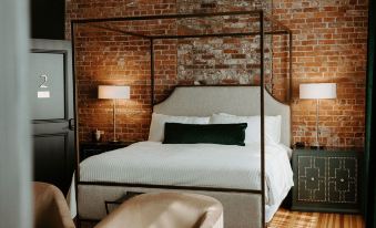 Hatchery Riverside Hotel & Event Venue