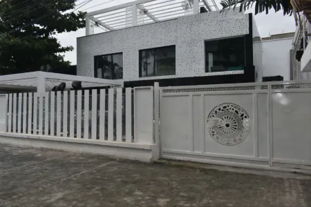 Rush Lagos Hotel, Suites and Launge