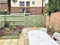 Somers House - Pet Friendly & Parking Hotel in zona Royal Naval Museum