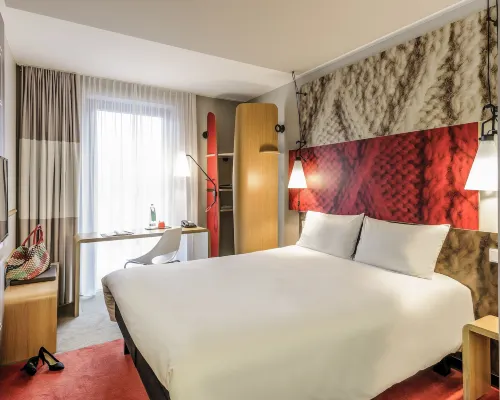 إيبيس باريس غار دو نورد شاتو لاندون 10ييم Hotels near الحي التاسع عشر - بوت - شومونت - لا فيليت