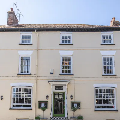 House Arundel Hotels near Arundel Cathedral