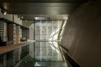 Hilton Aberdeen Teca - Pools