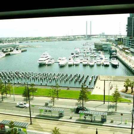 Docklands Private Collection - City Harbour Apartments