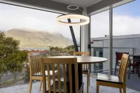 Scenic Suites Queenstown - parking