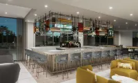 Hilton Garden Inn Grand Prairie at EpicCentral - bar
