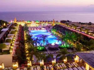 Cratos Premium Hotel Casino & Spa