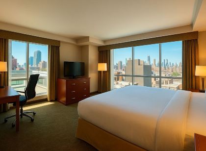 LIC Manhattan View Hotel