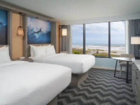 ฮิลตัน โคโค่บีช โอเชียนฟรอนท์ โรงแรมในโคโค่บีช