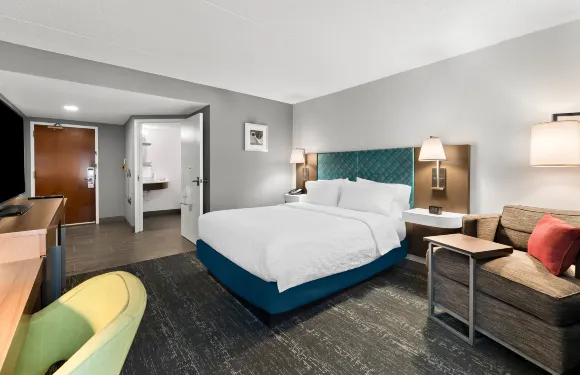 紐敦希爾頓歡朋套房酒店