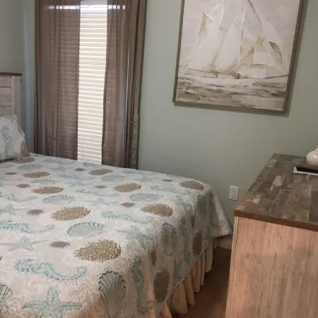 Tidewater Unit #606 Nicely appointed 1 BD/1BA with built-in bunks Gulf front