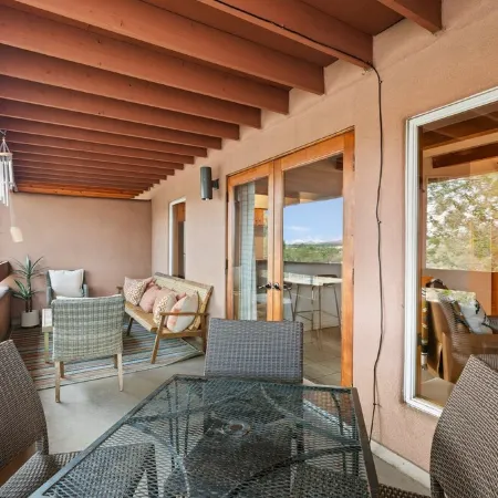 Vista Serenity: Cozy Kiva, mountain views, 3 minutes from downtown