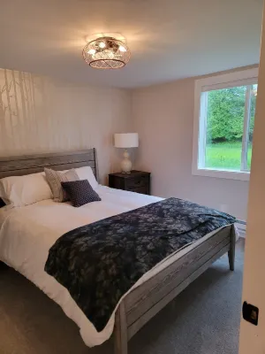 Newly Remodeled 1 Bedroom on River