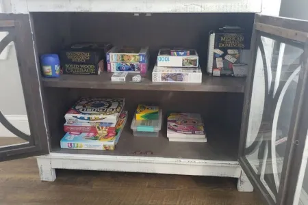 Beautiful Beachfront Lake House- Sleeps up to 12- Weekly Discounts Available!