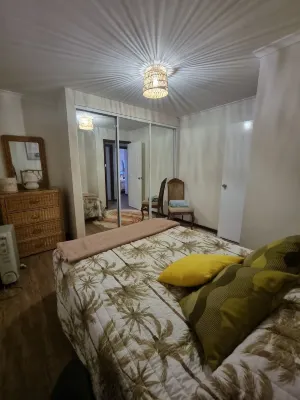 Ocean Drive Home: 3 bedroom boho chic comfy home Hoteles cerca de Back Beach