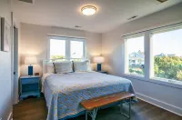 Sunset Bliss - Ocean Views, Two Golf Carts, Screen Porches 禿頭島住宿飯店