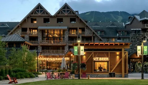 Private Balcony with Pool and Mountain Views - Luxurious Retreat