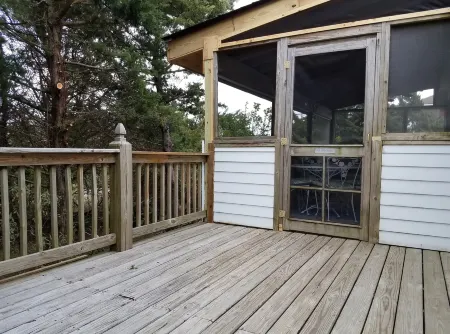 Charming Island Retreat with Outdoor Shower and Screened Porch - Unique Haven Отели в г. Окракок