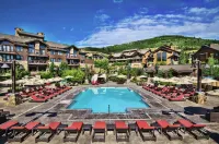 Luxury Ski-in/Ski-Out Access and Spa Amenities - Exquisite Mountain Retreat