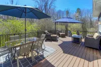 Cozy Fireplace and Spacious Deck - Charming Lake Michigan Retreat Hotels in Casco Township