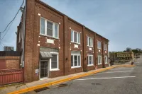 Luxury Amenities and Rooftop Terrace - Stunning Downtown Escape