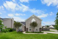 Breathtaking Views and Spacious Living - Charming Family Haven Hotels in Spring Hill